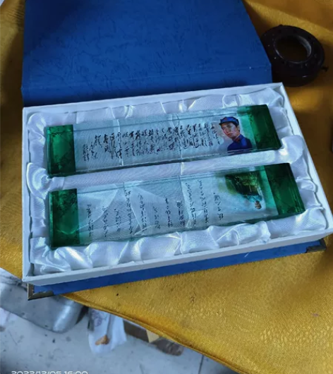 玻璃镇尺一对，实物拍摄售出不退不换偏远地区...