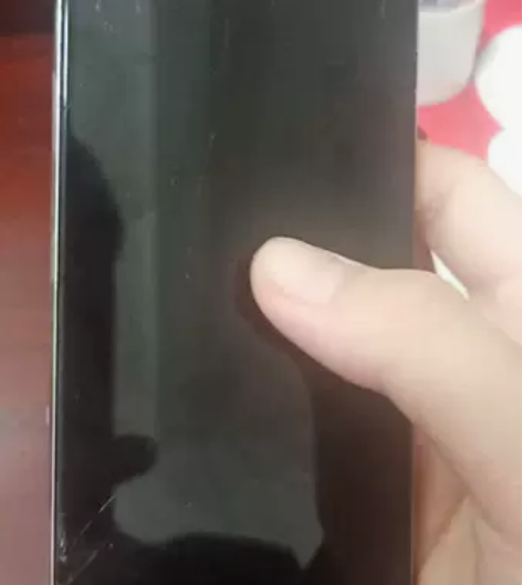 华为nova3i 6+128的 当时摔了不...