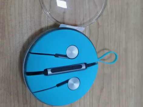 荣耀引擎耳机 AM13 拆过 全新的。