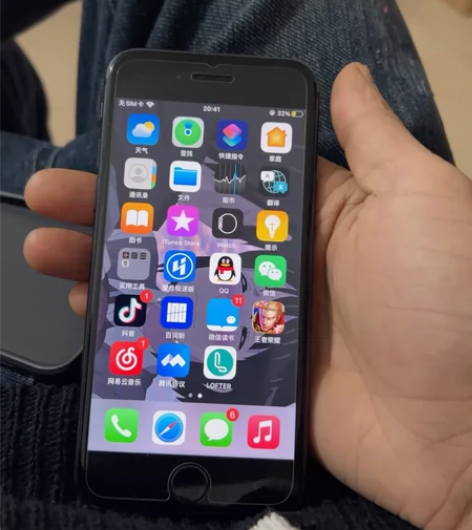 iPhone 8 64  嘎嘎新，卡贴机 ...