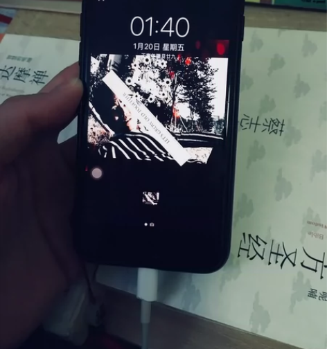 苹果8深空灰国行256g运行速度超快自用，...