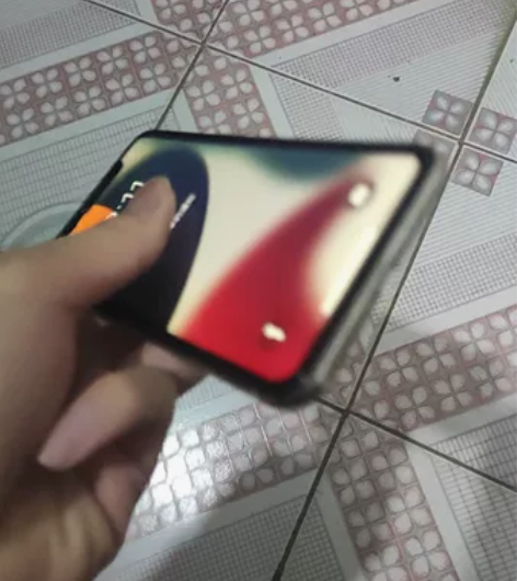 出一台iphone x 国行64g 外观嘎...