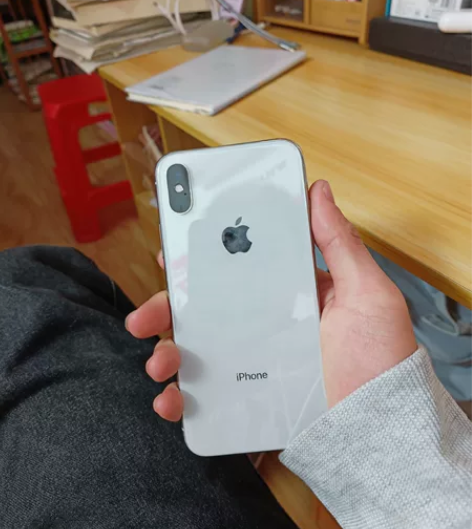 iPhonex 64g 9成新 感兴趣的话...