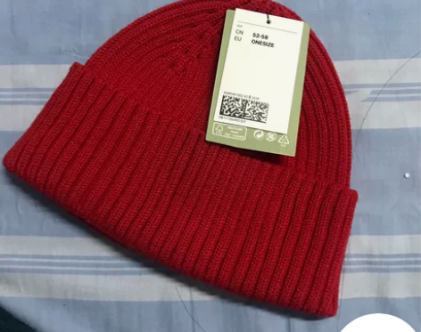 hm红色针织冷帽瓜皮帽男女 质量很好很有份...