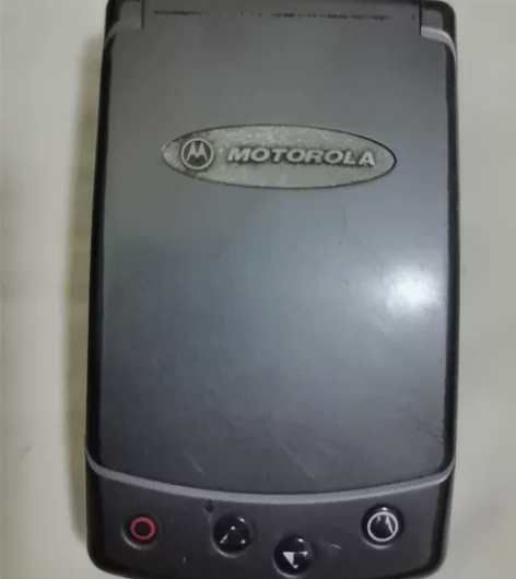 有喜欢怀旧收藏的请看过来摩托罗拉手机老板手...