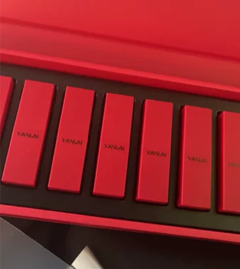 口红套盒 10支装 外膜撕开了  口红全新...