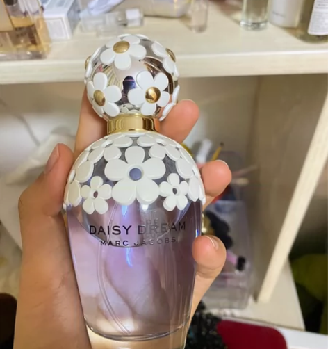小雏菊香水，买来就试喷了几次180包邮 感...