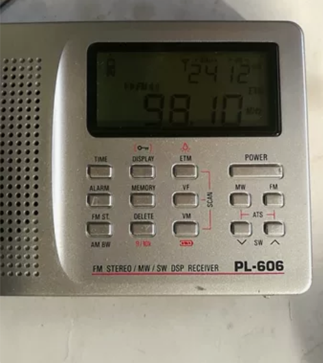 德生PL一606高灵敏度，全波段数字解调立...
