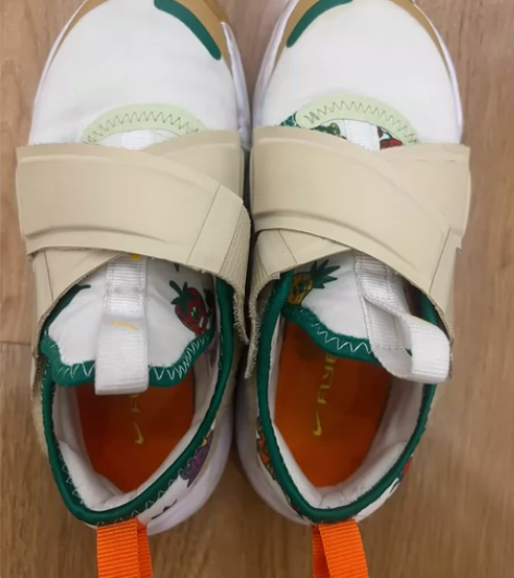 儿童耐克鞋子 今年7月份买来的鞋子 买来就...