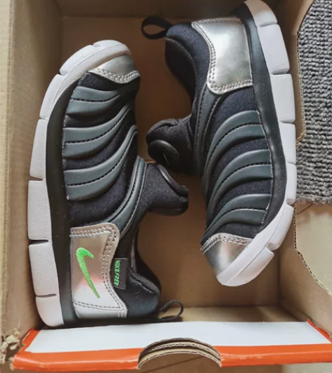 耐克nike毛毛虫全新正品9C26码， 正...