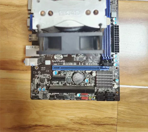 蓝宝石a55m主板，带x4-631 CPU...