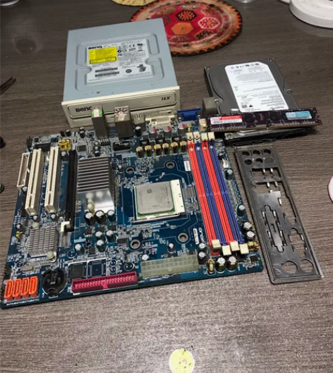 A69G主板有挡板，威刚内存条，cpu，1...