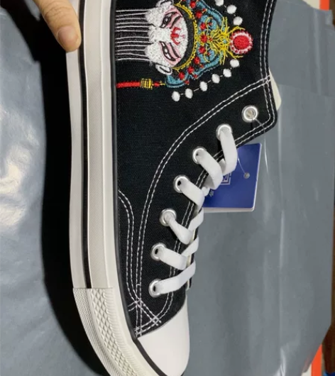 回力刺绣国风帆布鞋,耐磨牛津底只有43,4...