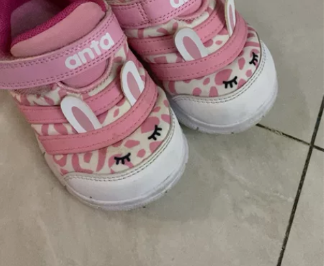 安踏毛毛虫23码学步鞋，宝宝脚长得快已经不...