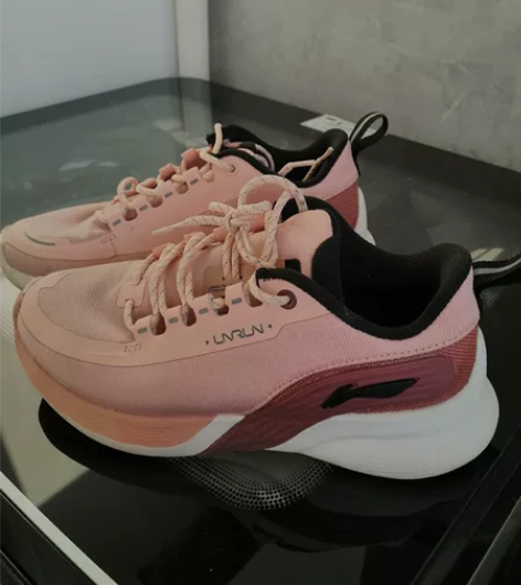 李宁女士37码运动鞋 总共穿了5次吧 鞋...