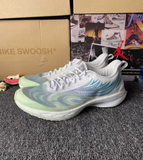 【尺码44】特步飞凌中长跑鞋白蓝配色轻微使...