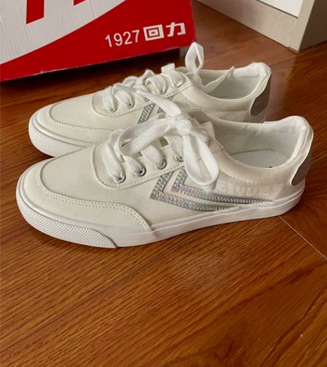 飞跃帆布鞋全新未穿过，36码偏大鞋内230...