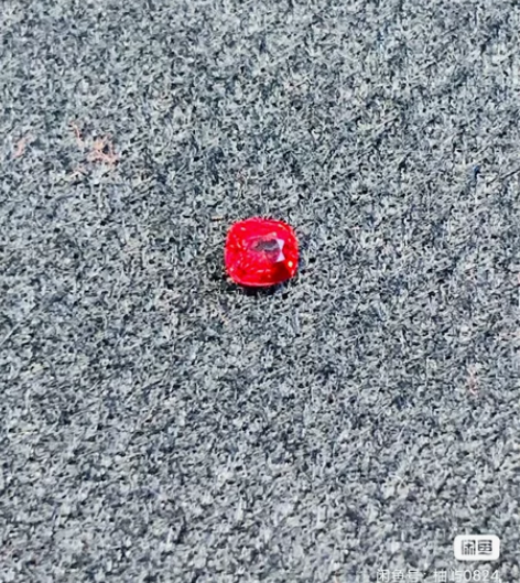 0.20克拉 很小的红绝绝,20分的可想而...