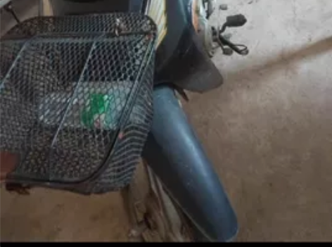 110c飞鹰弯梁摩托车,能开能跑,废铁价自...