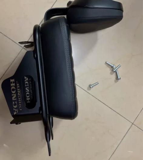 新大洲本田S08原厂后座 买了置物箱后座，...