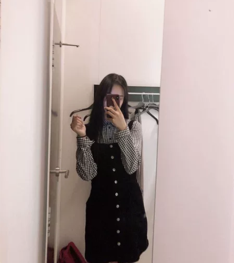 HM灯芯绒背带裙!买来一次都没穿过,适合身...