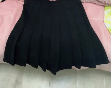 黑色百褶裙/A字裙 毛呢料 适合秋冬穿了三...