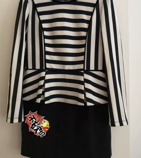 卡拉佛女裙，胸围47腰围41裙长83 穿的...