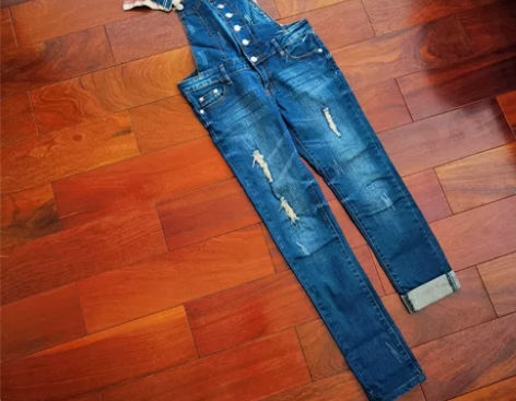 背带牛仔裤 可卷边 可放下裤腿 适合穿26...