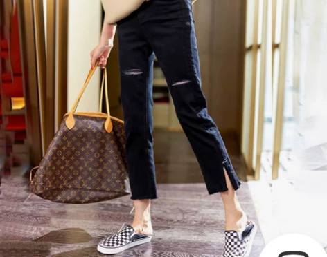 【99价】黑色破洞直筒牛仔裤女秋冬新款20...