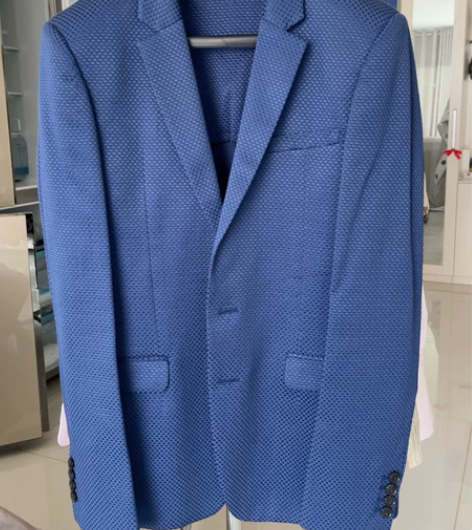 闲置太平鸟男士休闲西服上衣，修身版型，原价...