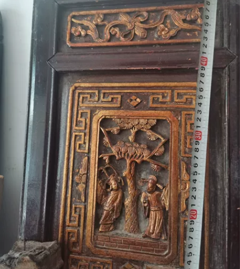 一对鎏金人物老花板工艺细腻完整 感兴趣的话...