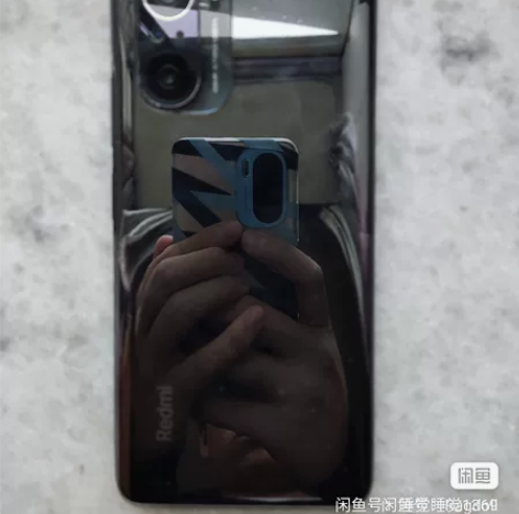 21年暑假买的,拿来当备用机的,红米k40...