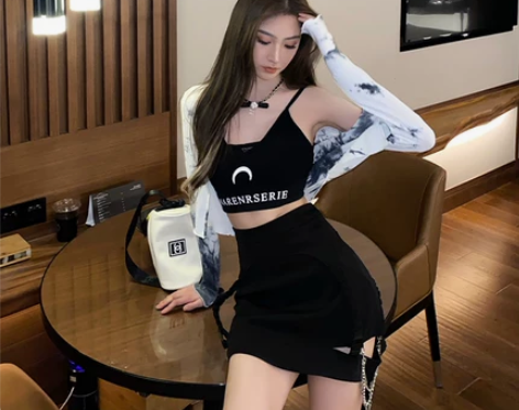 FPROJECT 月亮吊带背心女内搭性感修...