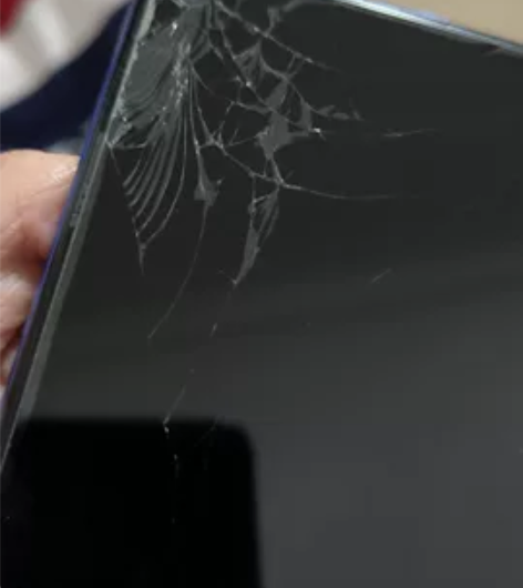 荣耀20s京东购入，自用机，20年买的，屏...