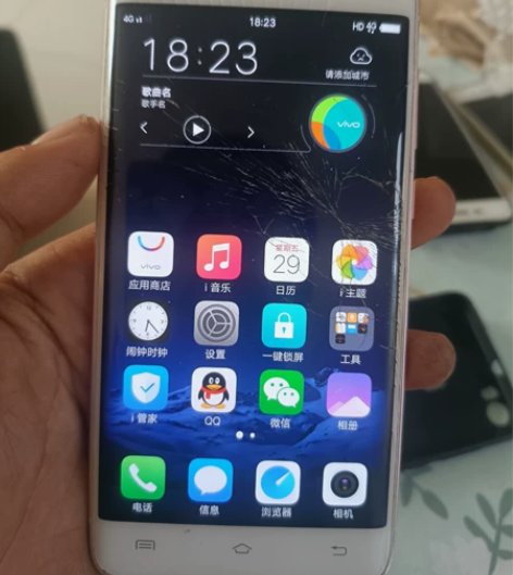 vivo xplay5a 4+128g...