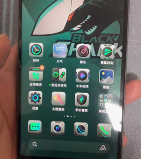 黑鲨一代8成新 所有功能全部正常，屏幕间接...