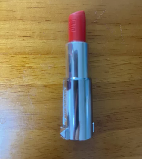 纪梵希小羊皮口红 正品，色号不知道了，自己...