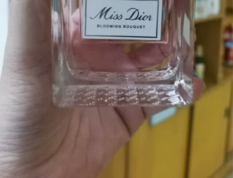 迪奥香水，22年6月在澳门代购那里购买的，...