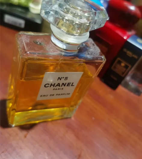 香奈儿最新款香水,味道好闻到哭,不多介绍了...