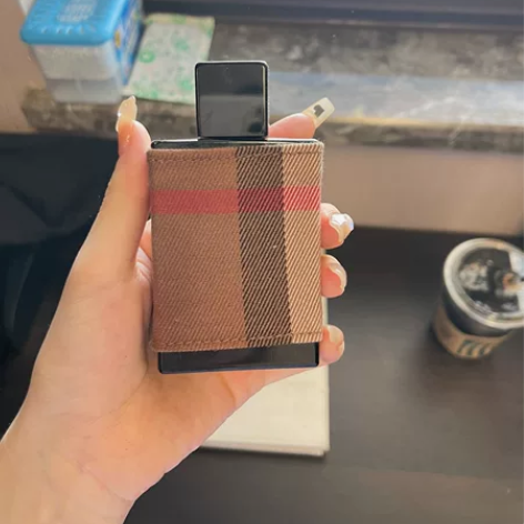 Burberry香水 感兴趣的话点“我想要...