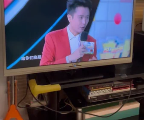 清华同方32寸电视闲置转卖 感兴趣的话点“...