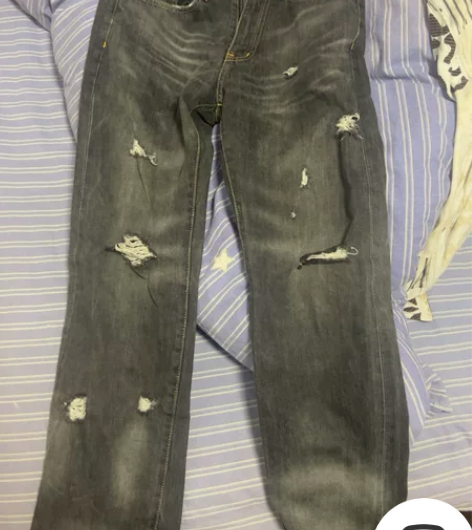 修身直腿牛仔裤 穿不了了  特价甩卖 颜色...