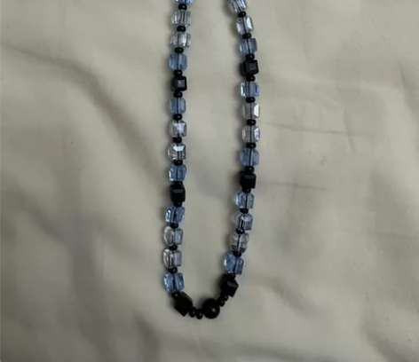 蓝色方糖手机挂绳，9新。 感兴趣的话点“我...