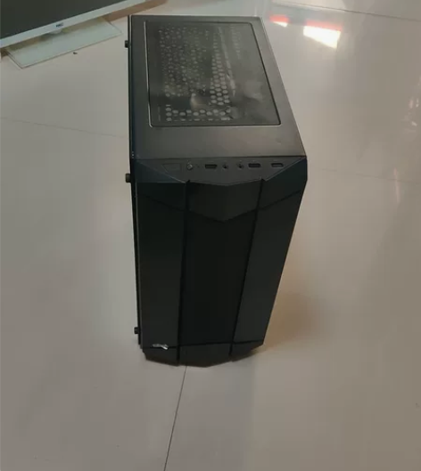 电脑机箱，先马黑色，前面板防尘侧透，玻璃侧...