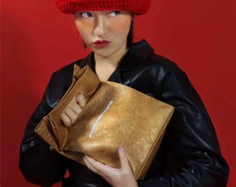 麦当劳亚历联名山大王包黑金M包牛皮纸手提包...