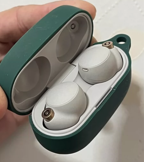 索尼降噪蓝牙耳机 四代 感兴趣的话点“我想...