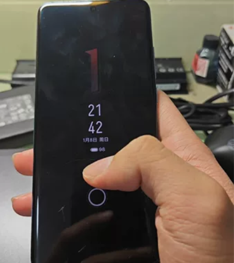 自用魅族18s 8+256版本，外屏摔脆了...