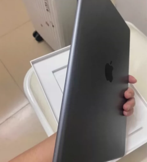 iPad2020款iPad8代128G灰色...