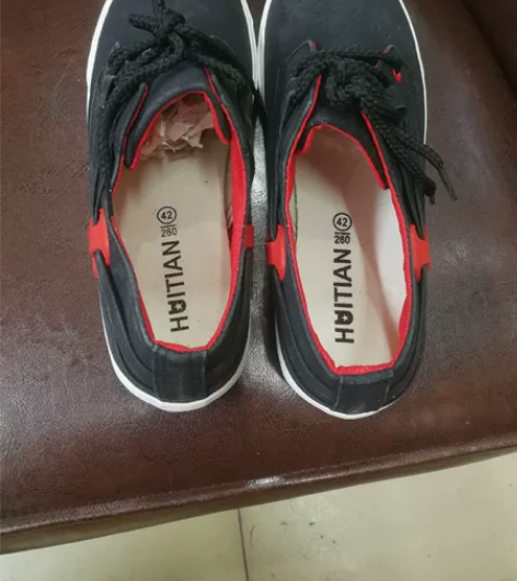 全新帆布鞋两双，一双41，一双42活动价1...