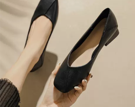 2022年春秋新款大东单鞋女中跟法式百搭奶...